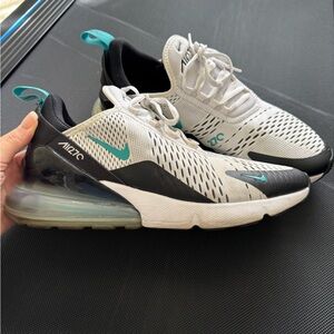 Nike AIR MAX 270 MENS SNEAKER size 9.5